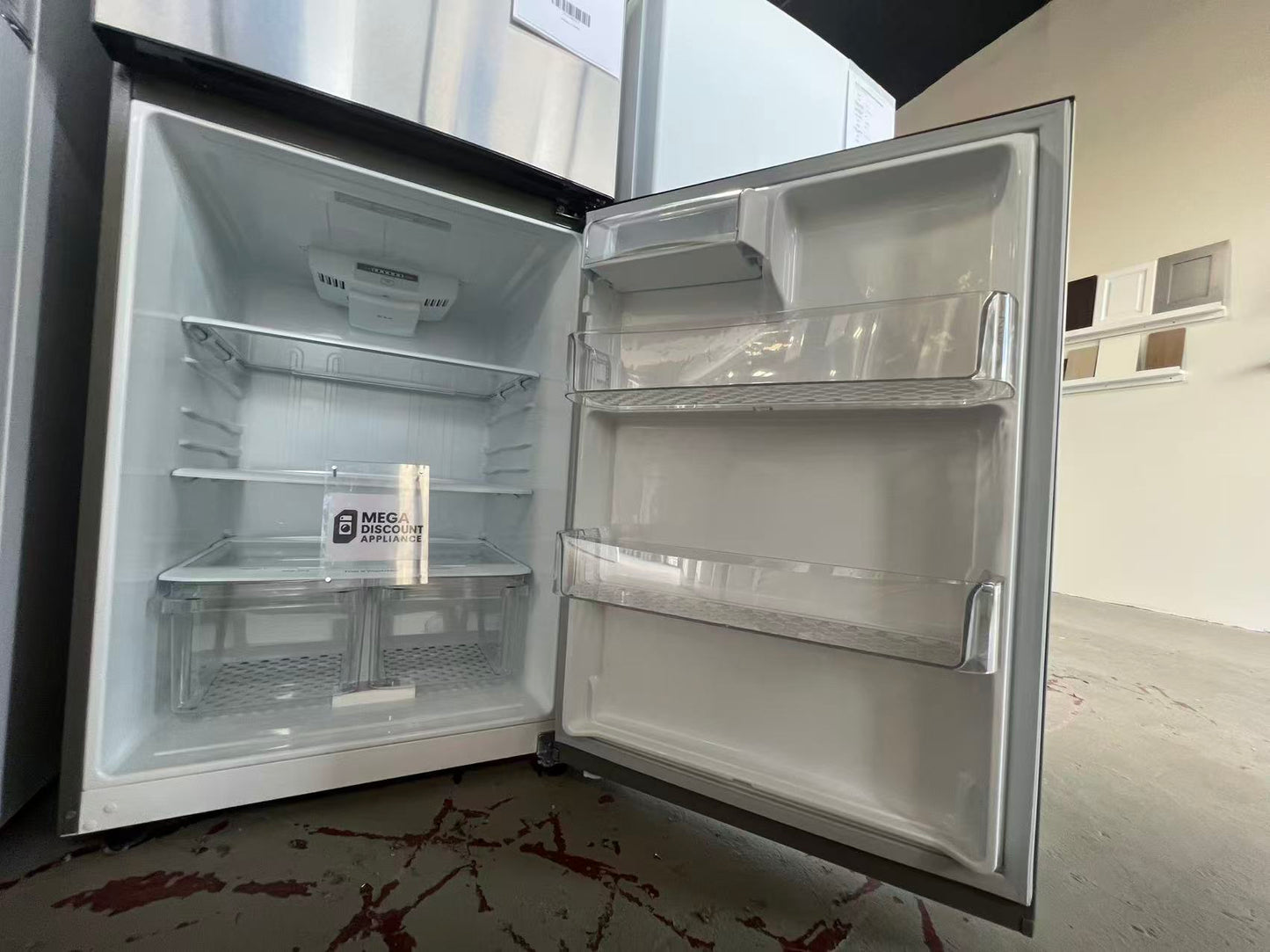 20 cu. ft. 30 Inch Wide Top Freezer Refrigerator - Stainless Steel LTCS20020S