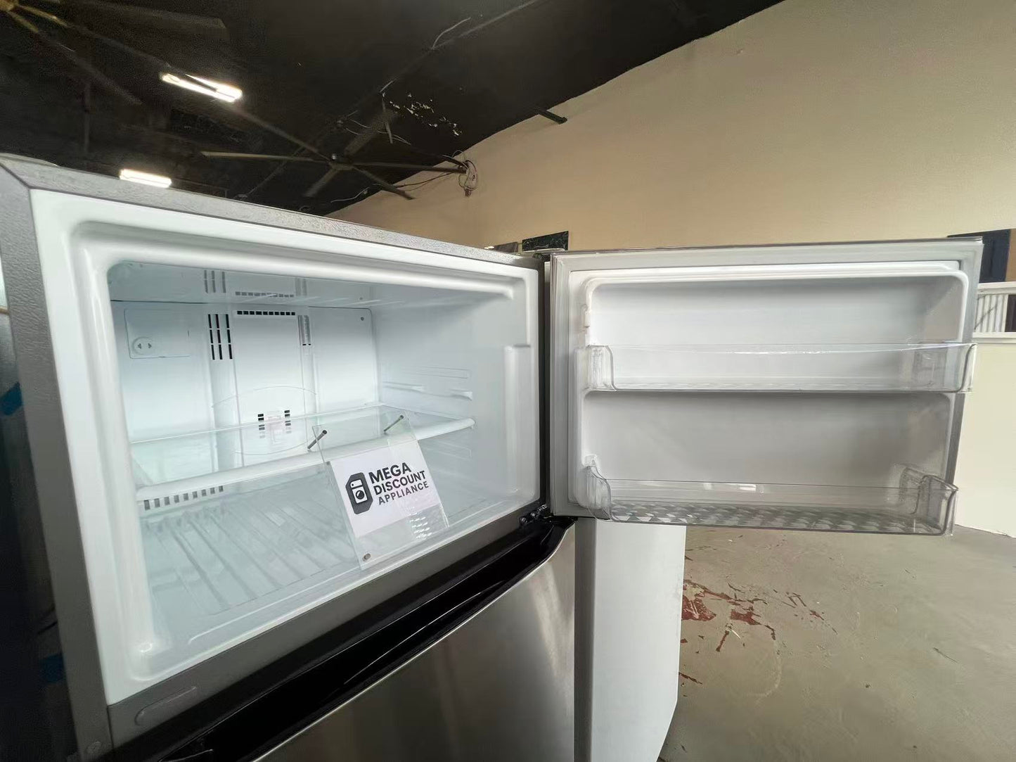 20 cu. ft. 30 Inch Wide Top Freezer Refrigerator - Stainless Steel LTCS20020S