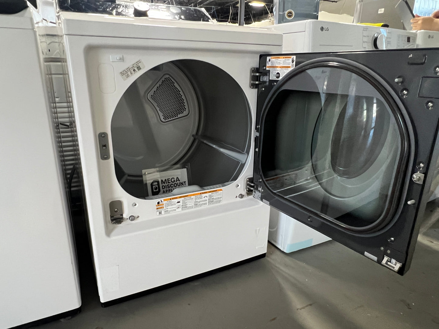 7.3 cu. ft. Ultra Large Capacity Rear Control Electric Dryer with LG EasyLoad™ Door and AI Sensing DLE8400WE