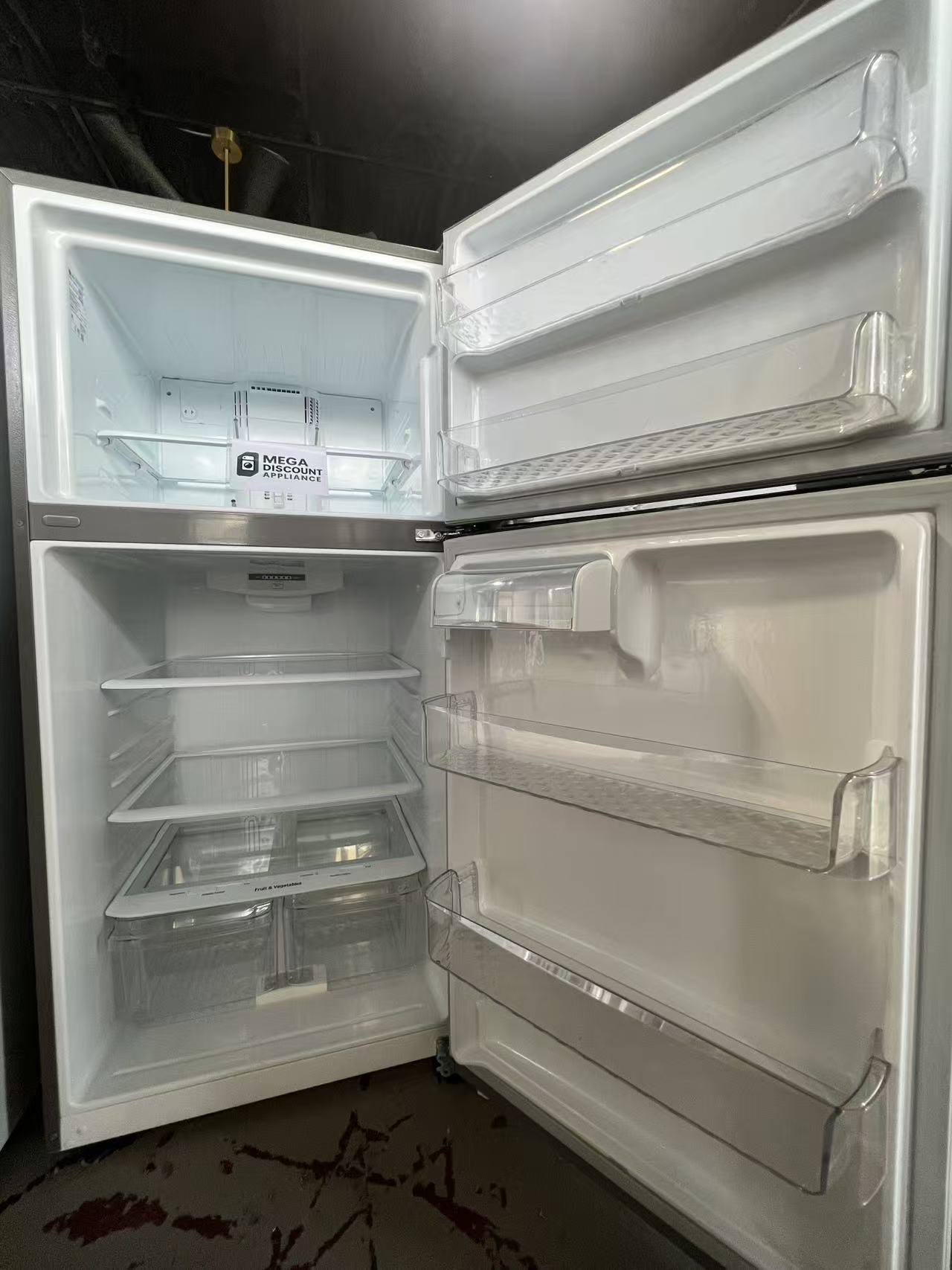 20 cu. ft. 30 Inch Wide Top Freezer Refrigerator - Stainless Steel LTCS20020S