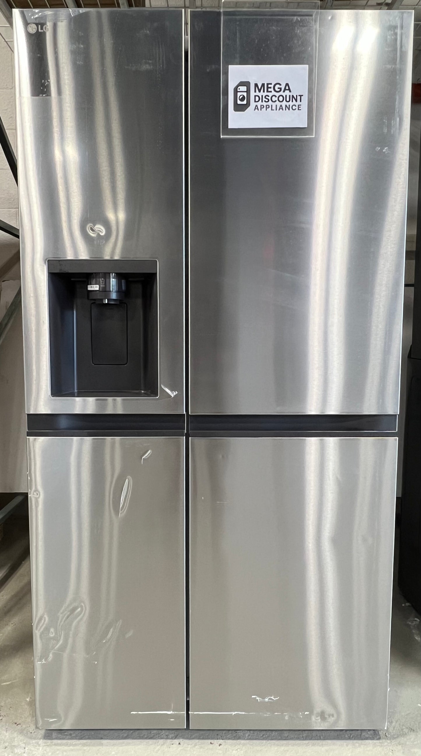 27 cu. ft. Side-by-Side Refrigerator with Craft Ice™ LHSXS2706S