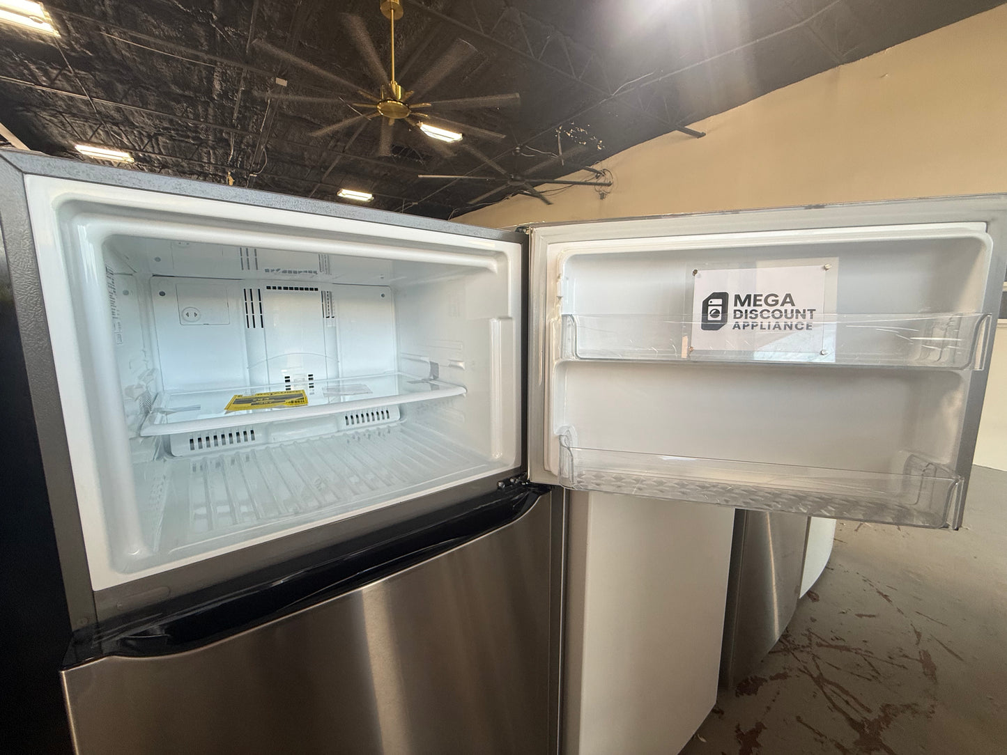 20 cu. ft. 30 Inch Wide Top Freezer Refrigerator - Stainless Steel LTCS20020S #2