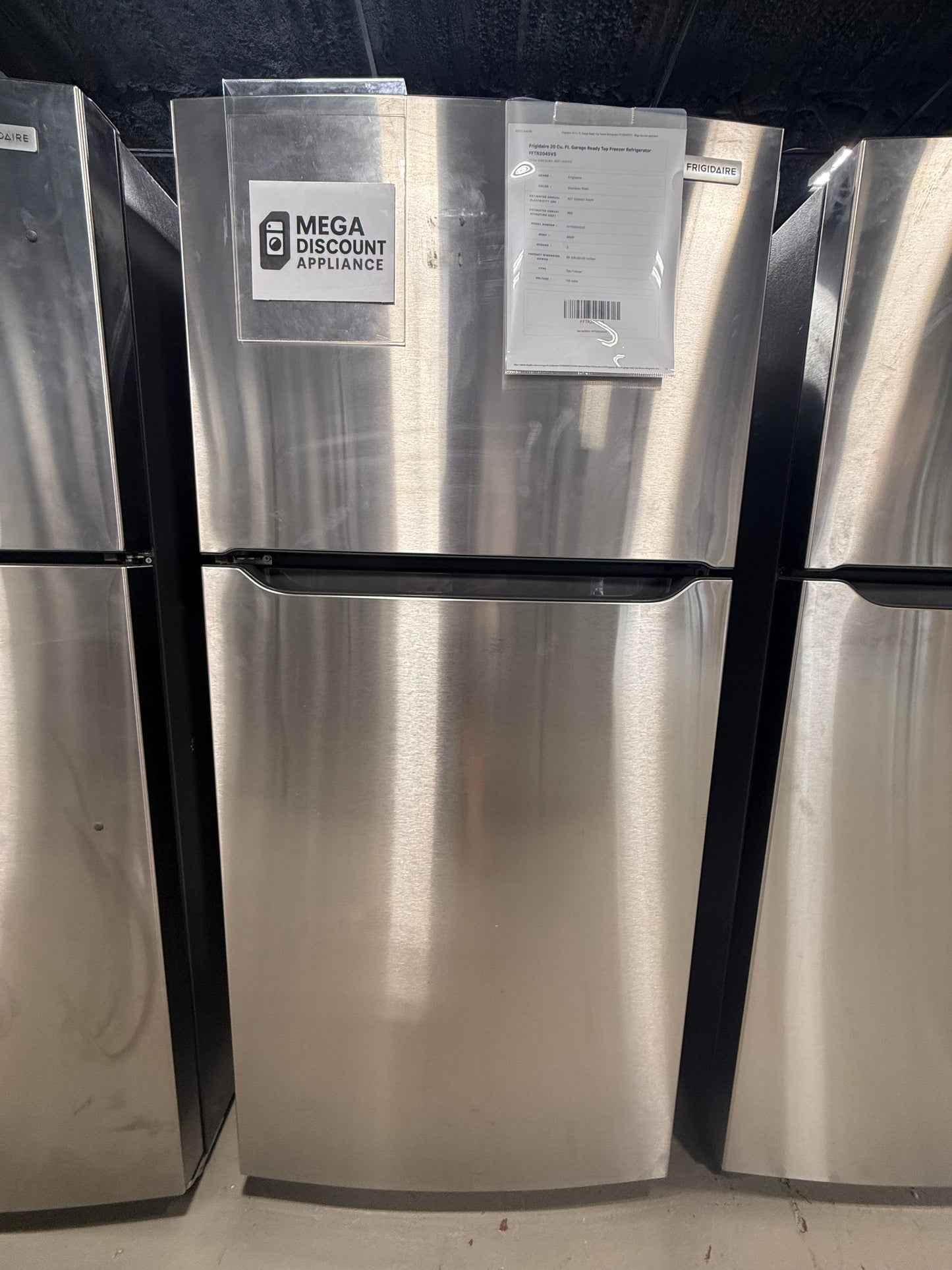 Frigidaire 20 Cu. Ft. Garage Ready Top Freezer Refrigerator FFTR2045VS