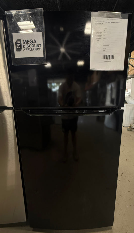 Frigidaire 20 Cu. Ft. Garage Ready Top Freezer Refrigerator FFTR2045VB #3