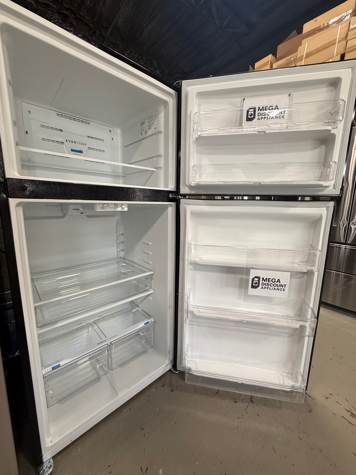 Frigidaire 20 Cu. Ft. Garage Ready Top Freezer Refrigerator FFTR2045VB #3
