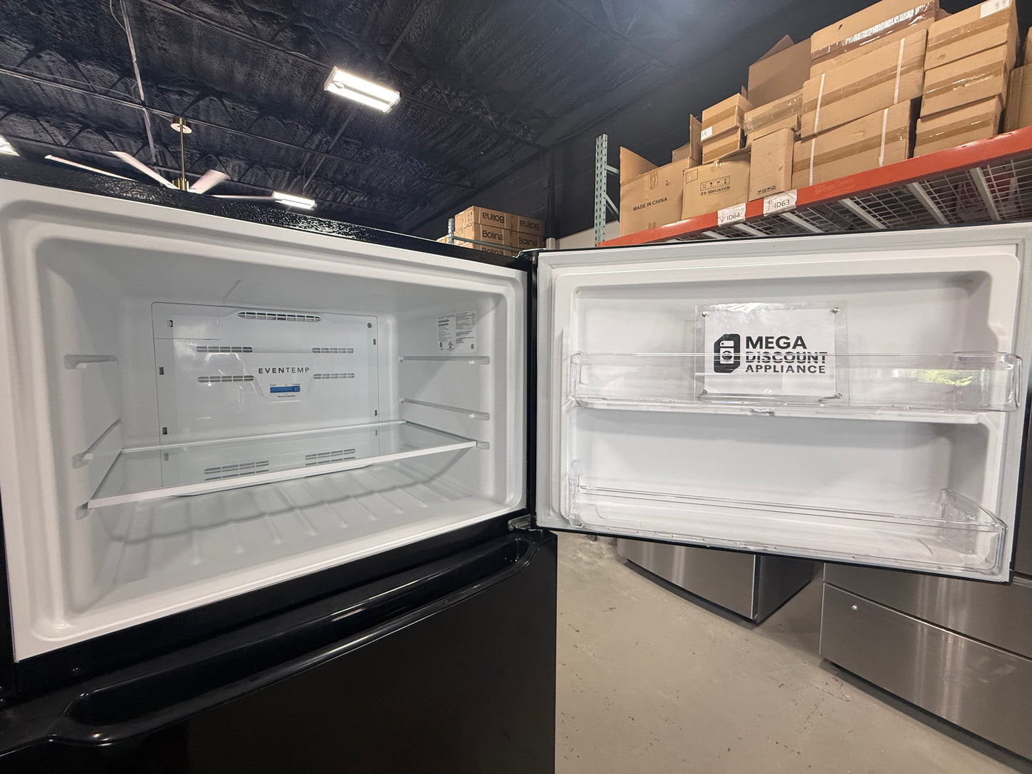 Frigidaire 20 Cu. Ft. Garage Ready Top Freezer Refrigerator FFTR2045VB #3