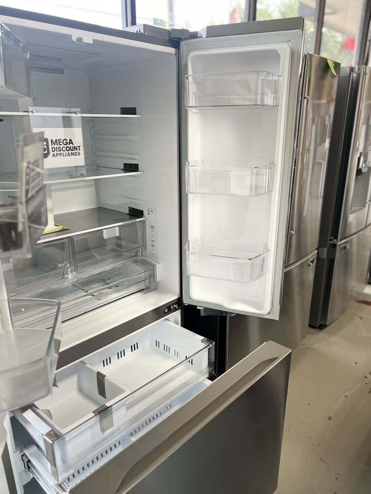 21 cu. ft. 3-Door French Door, Counter-Depth MAX™ Refrigerator LF21G6200S